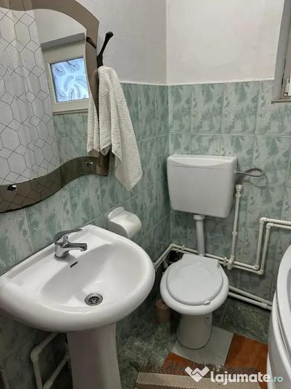 Apartament cu 4 camere decomandat în Central