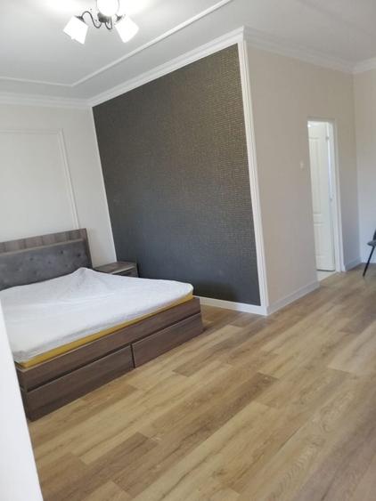 Casă cu 3 camere decomandat în Siderurgiștilor