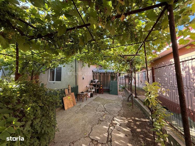 Casă cu 4 camere cu Teren 1531 Mp în Pecineaga