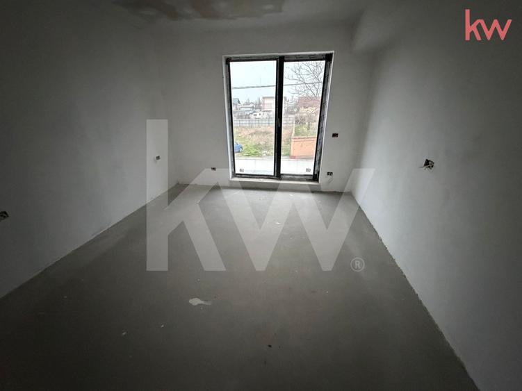 Casă individuală cu 4 camere cu Canalizare în Bariera Vâlcii