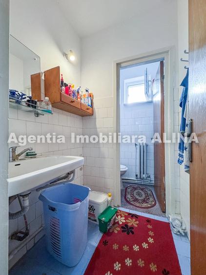 Apartament cu 4 camere decomandat în Liliacului