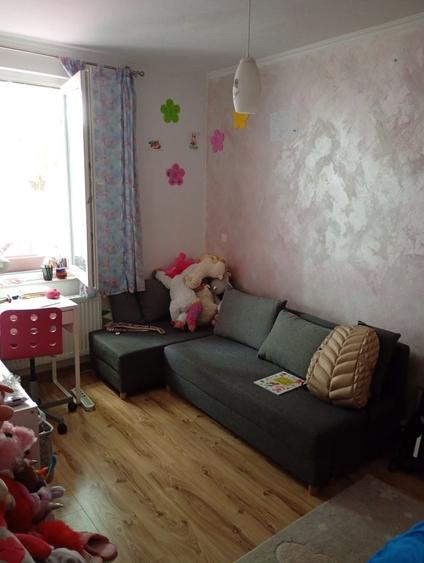 Apartament cu 3 camere în Petrești