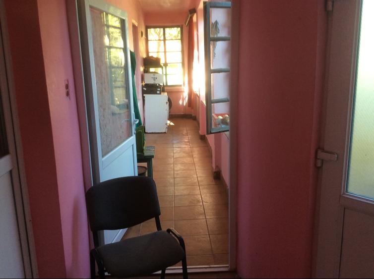 Casă individuală cu 3 camere cu Teren 3300 Mp în Central