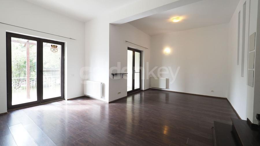 Duplex cu 6 camere cu Canalizare în Pipera