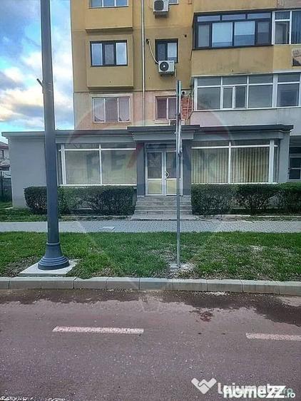 Spațiu comercial, de 90 mp, în Nord
