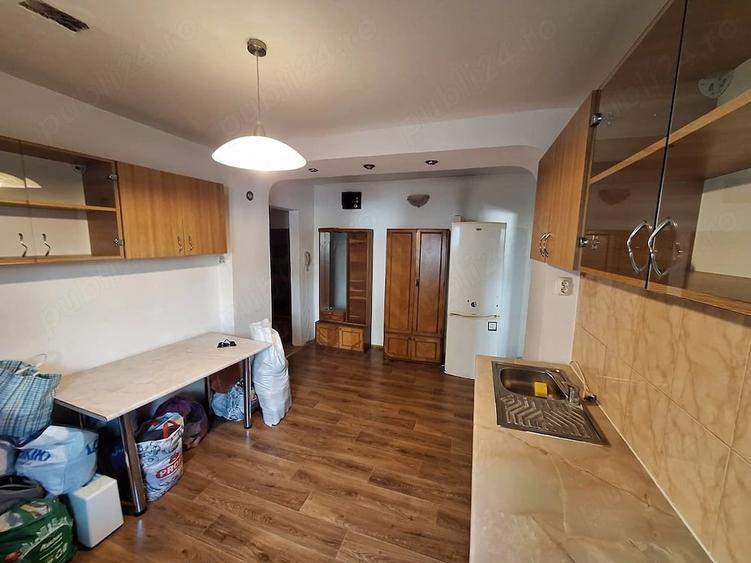 Apartament cu 2 camere semidecomandat în Soarelui