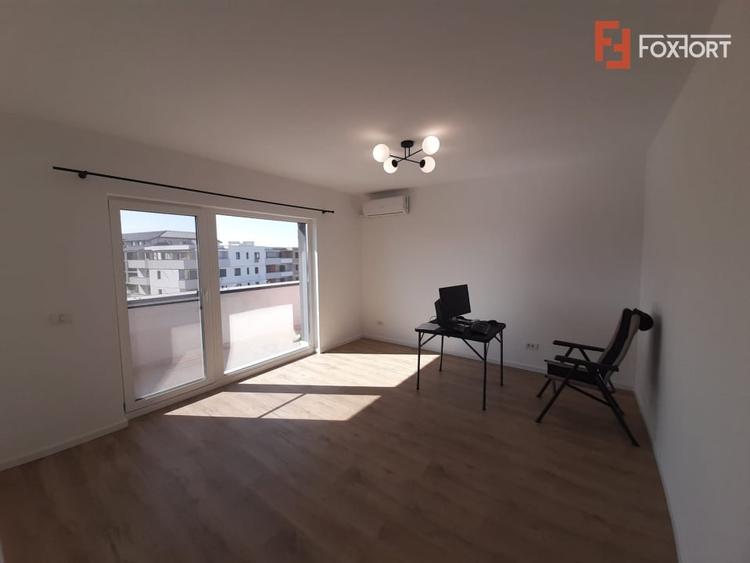 Penthouse cu 2 camere decomandat, mobilat în Mehala