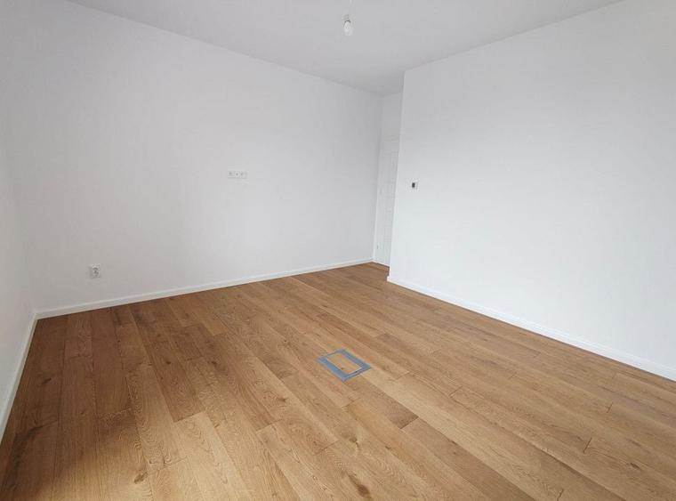 Penthouse cu 4 camere decomandat în Șelimbăr