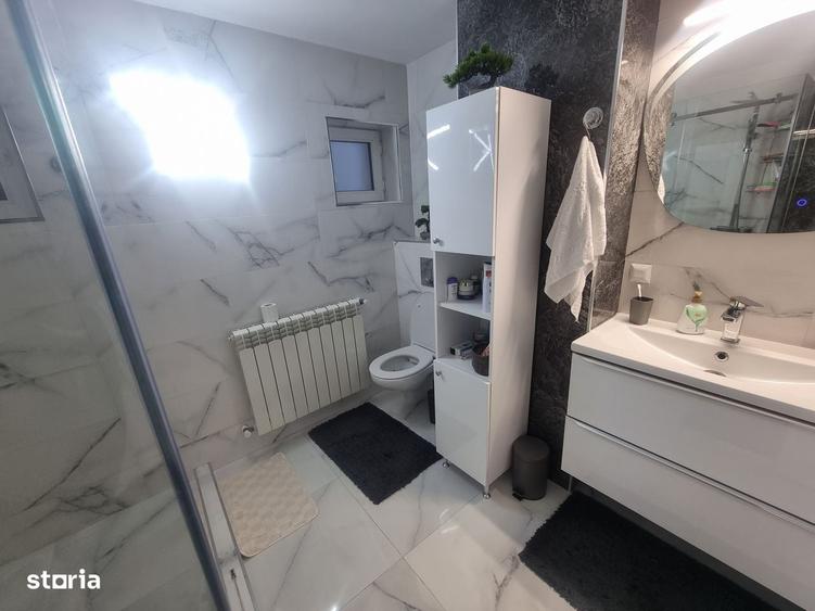 Apartament cu 3 camere decomandat în Dorobanți