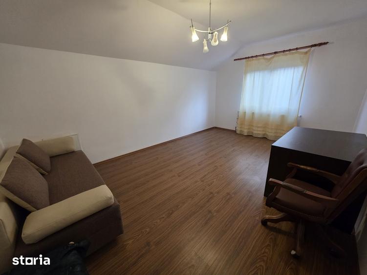 De vanzare Jumatate de duplex, zona ?coala Gimnaziala Rudolf Walther - 10