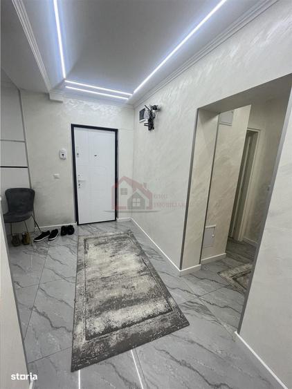 Apartament cu 3 camere decomandat în Tei