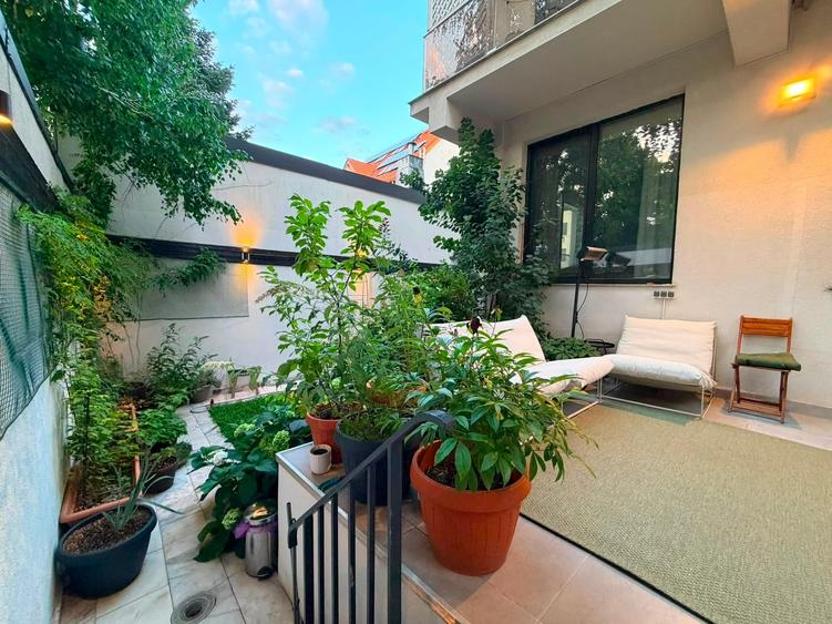 Apartament cu 3 camere decomandat în 1 Mai