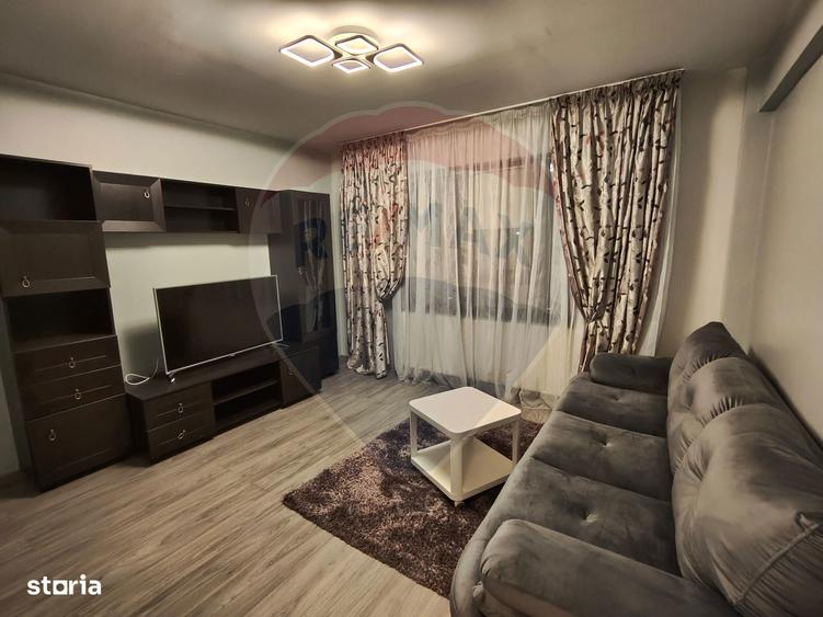 Apartament cu 2 camere decomandat în 1 Mai