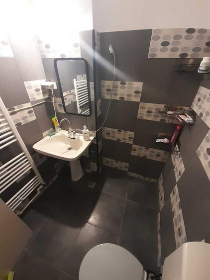 Apartament cu 4 camere decomandat în Criș