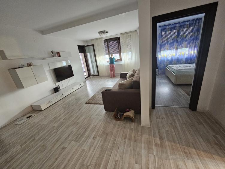 Apartament cu 2 camere semidecomandat în Prelungirea Ghencea