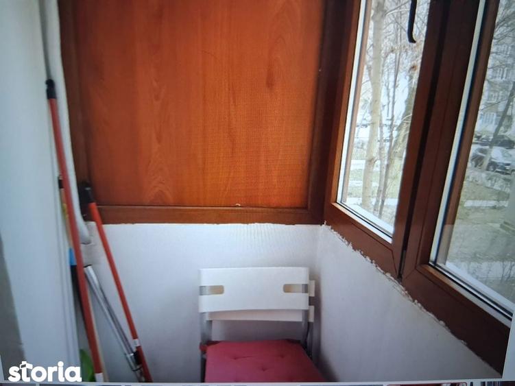Apartament cu 2 camere semidecomandat în Tei