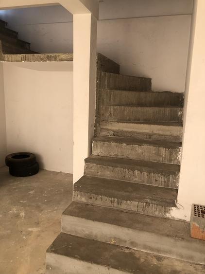 Casă cu 9 camere cu Teren 313 Mp în Pantelimon
