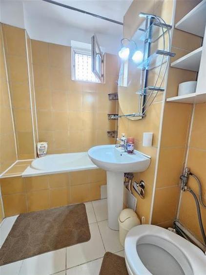 Apartament cu 2 camere decomandat, mobilat în Central