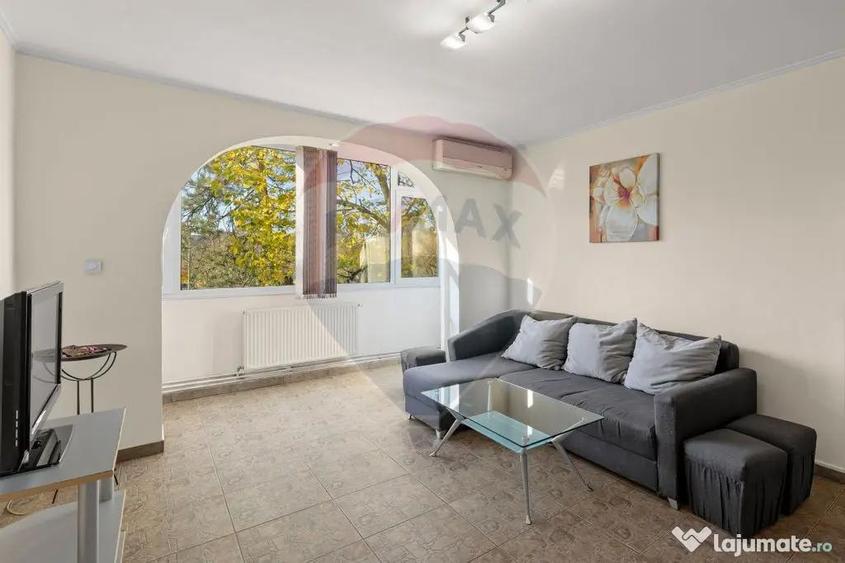 Apartament cu 3 camere semidecomandat în Podgoria