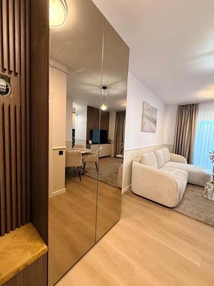 Apartament cu 3 camere semidecomandat în Florești