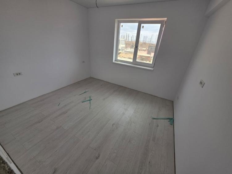 Apartament cu 2 camere semidecomandat în Fundeni
