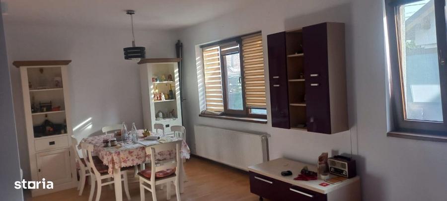 Casă cu 4 camere cu Canalizare în Apahida