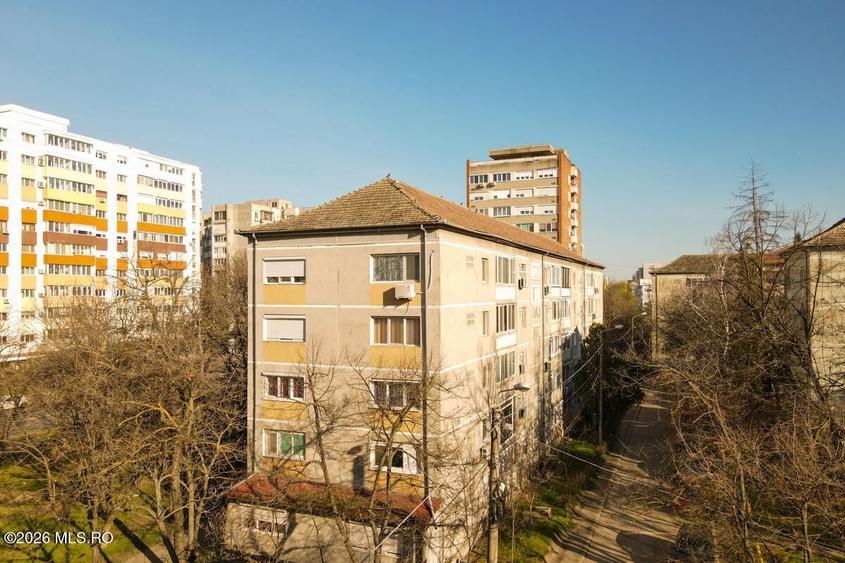 Apartament cu 4 camere decomandat în Gheorghe Lazăr