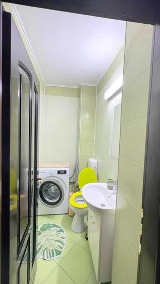 Apartament cu 4 camere semidecomandat, mobilat în Tătărași