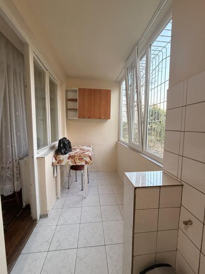 Garsonieră decomandată, mobilată în Brâncoveanu