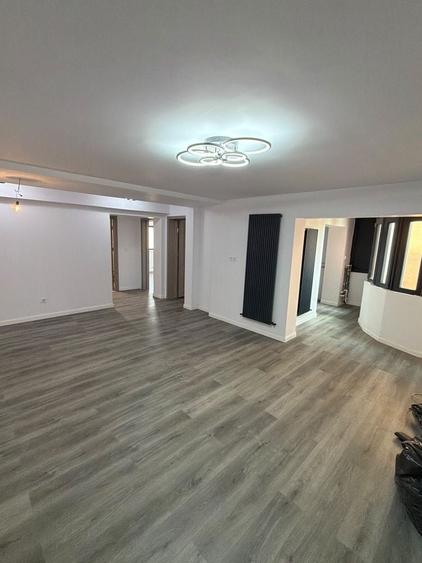 Apartament cu 3 camere decomandat în Ultracentral