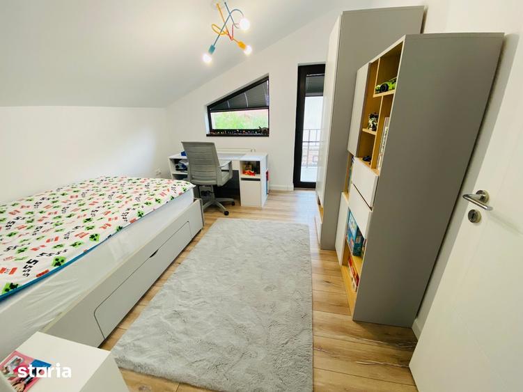 Casă cu 5 camere cu Teren 377 Mp în Rediu