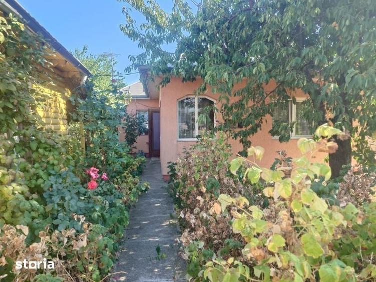 Casă cu 4 camere cu Teren 120 Mp în Central
