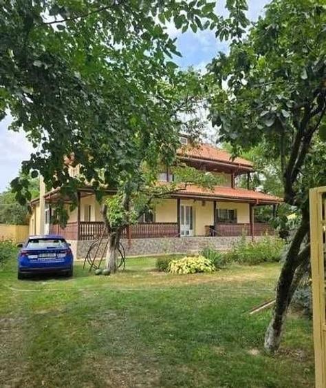 Casă cu 4 camere în Dobrinești