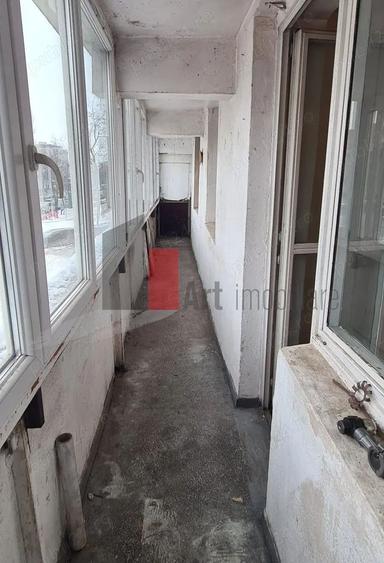Apartament cu 3 camere decomandat în Lacul Tei