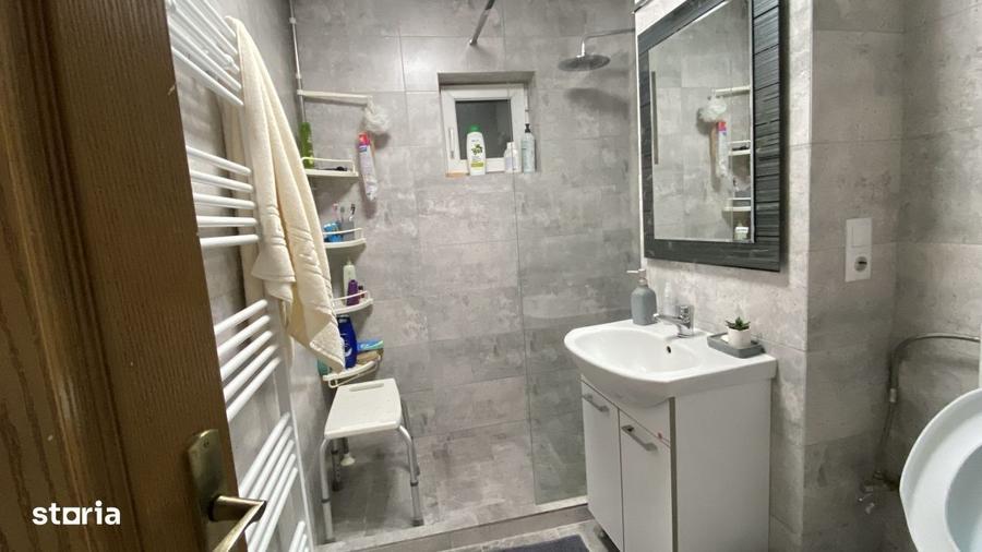 Apartament 4 camere, zona Calea Moldovei, et. 3 - 9