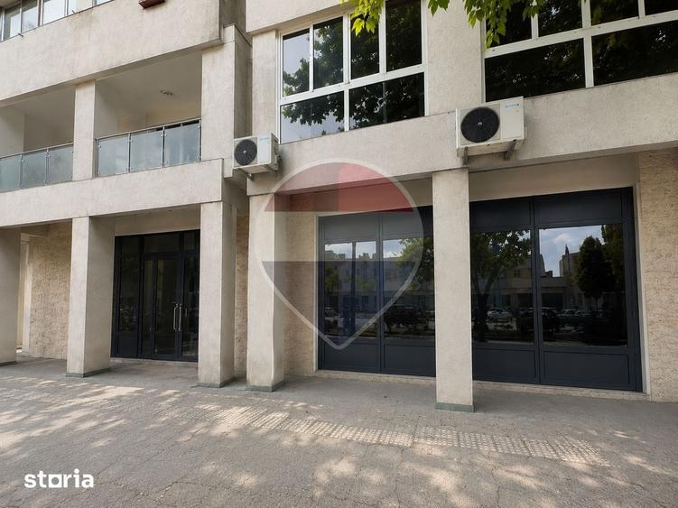 Spațiu comercial, de 137 mp, în Delfinariu
