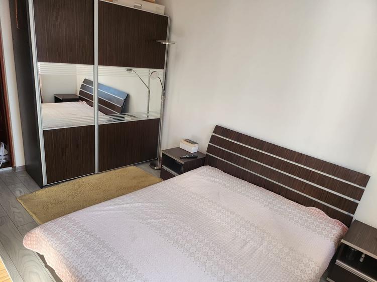 Apartament cu 3 camere semidecomandat în Est