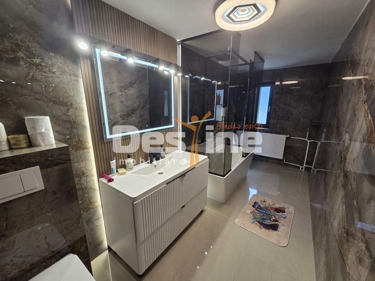 Casă cu 5 camere cu Teren 1500 Mp în Rediu