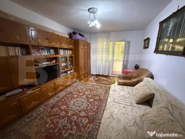Apartament cu 3 camere semidecomandat în Nord