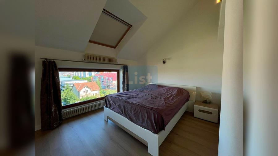 Apartament cu 5 camere semidecomandat în Zorilor