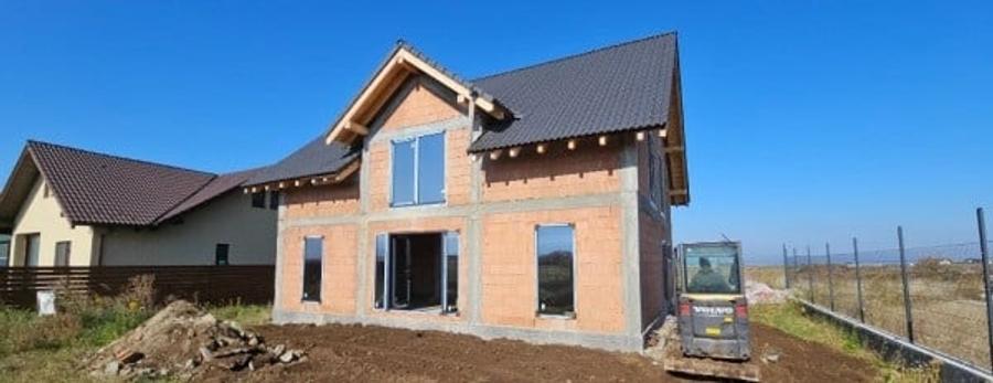 Casă cu 6 camere cu Teren 499 Mp în Săcele