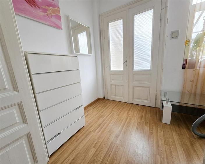 Casă cu 3 camere cu Teren 400 Mp în Central
