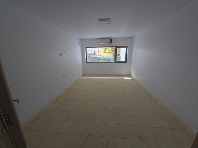 Birou, de 47 mp, în Central