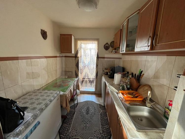 Apartament cu 3 camere decomandat, mobilat în Victoria
