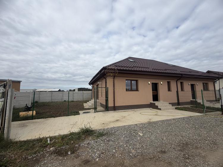 Duplex cu 4 camere cu Teren 165 Mp în Dascălu