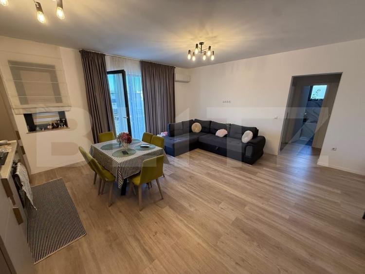 Apartament cu 3 camere semidecomandat, mobilat în Carpați 2