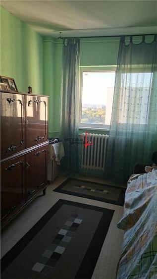 Apartament cu 3 camere decomandat în Basarabia