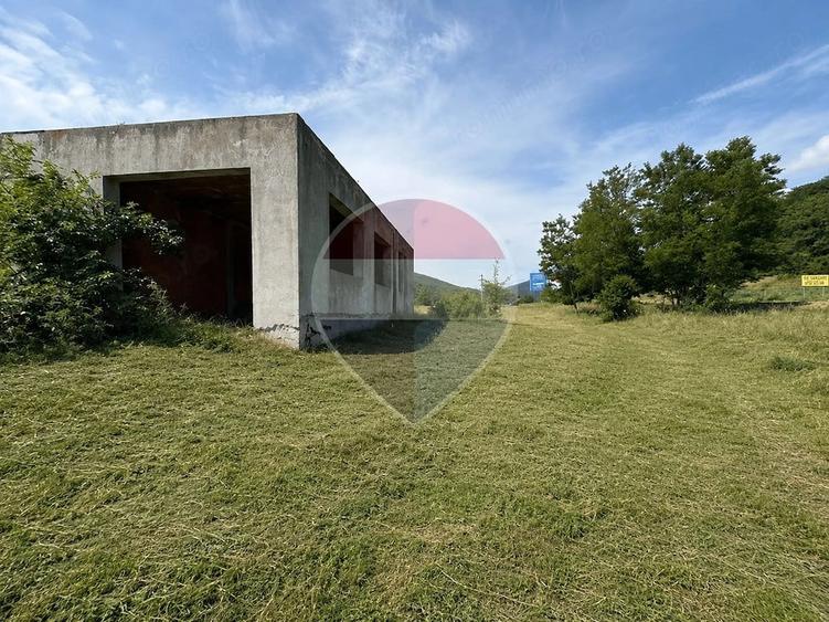 Casă cu Teren 10000 Mp în Măieruș