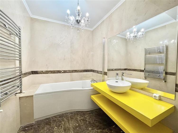 Apartament cu 4 camere decomandat, mobilat în Herăstrău