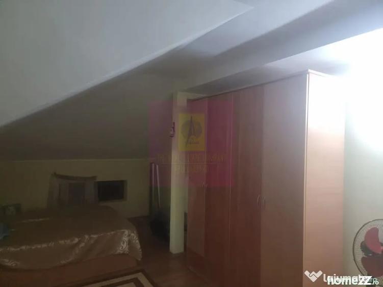 Casă cu 7 camere cu Teren 1500 Mp în Islaz